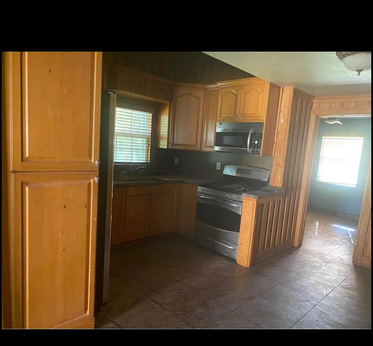 2 bed, 2.5 bath, 1600 sqft, $2,000 — Photo 3