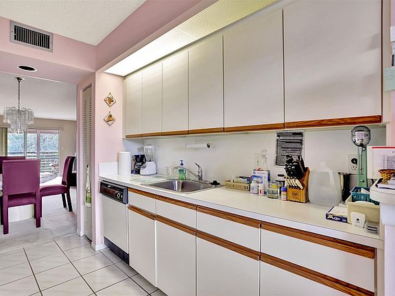 5th image of 1503 Cayman Way #B4