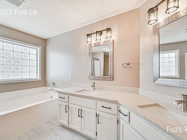 1702 Par Ln — Photo 31