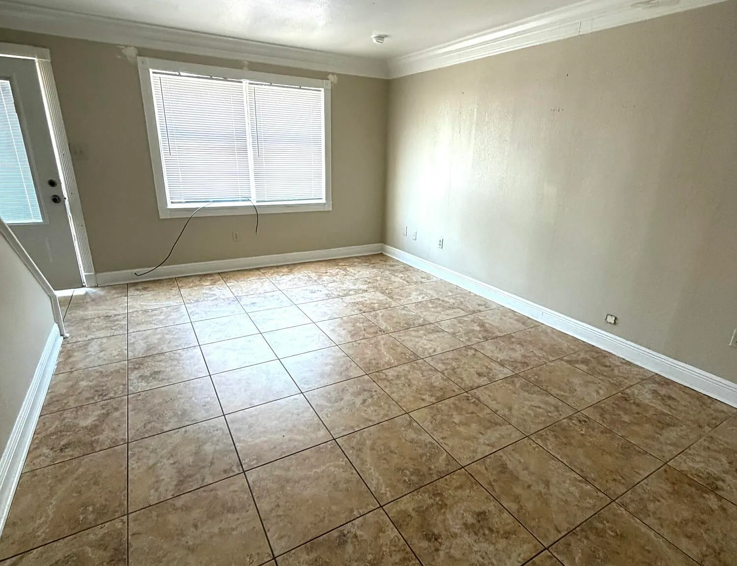2 bed, 1.5 bath, 1200 sqft, $1,200 — Photo 2