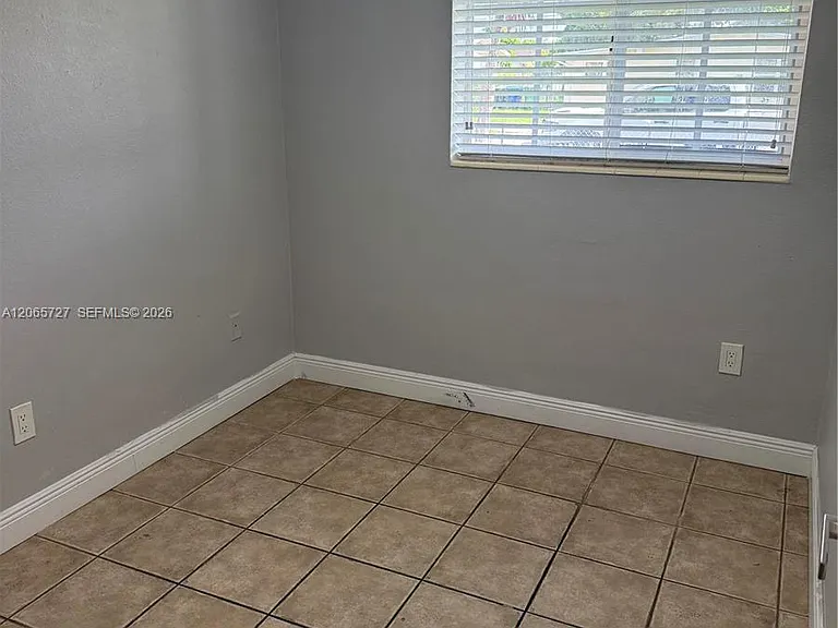 8270 SW 12th Ter — Photo 5