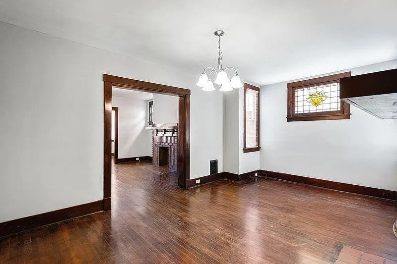 2 bed, $1,300 — Photo 3