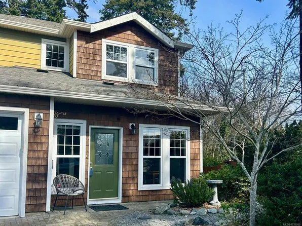 4530 Pipeline Rd #12, Saanich, BC V8Z 7Y6