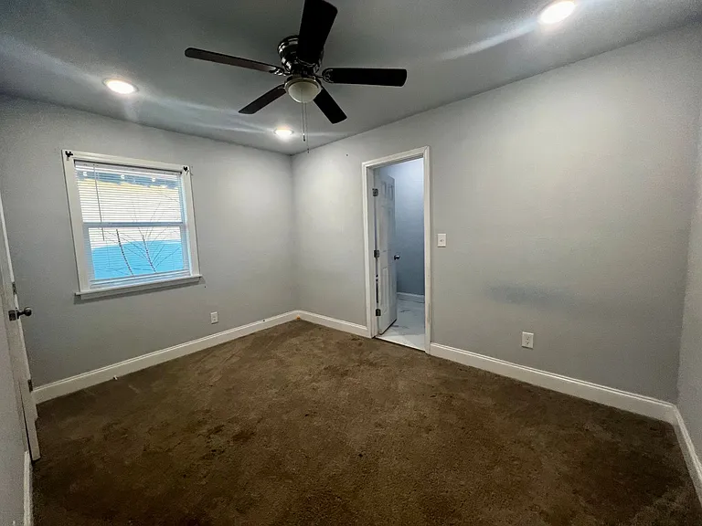 420 S 2nd St — Photo 8