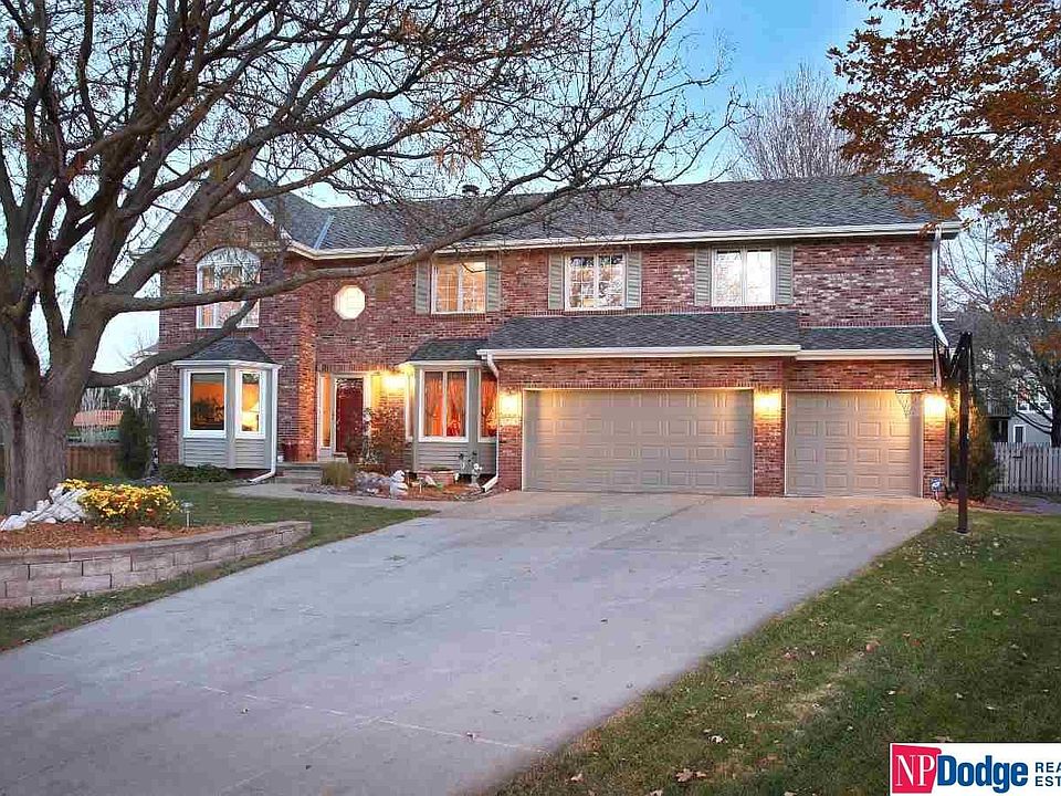 1st image of 1711 N 131st Avenue Cir