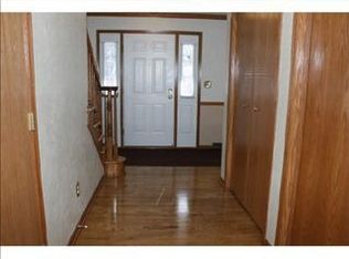 5814 Candover Rd, Loves Park, IL 61111