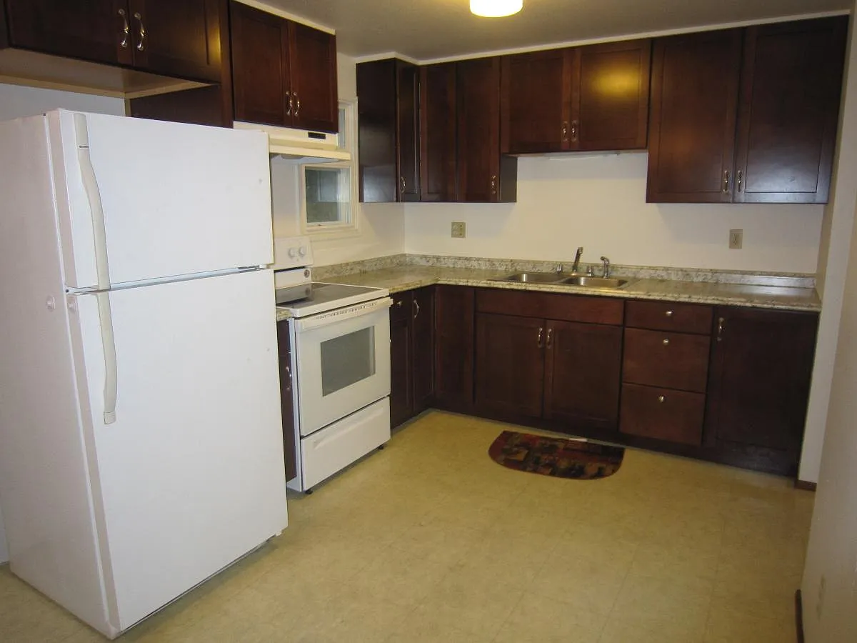 4 bed, 1.5 bath, 2500 sqft, $3,450 — Photo 3