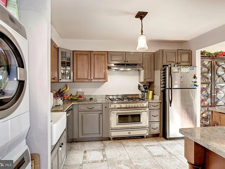 150 Monroe St #102 — Photo 15