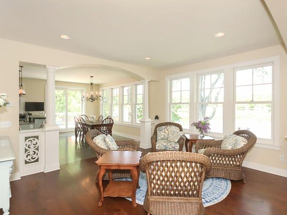 5th image of 825 Heinel Dr