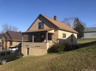 225 Gold St, Ishpeming, MI 49849