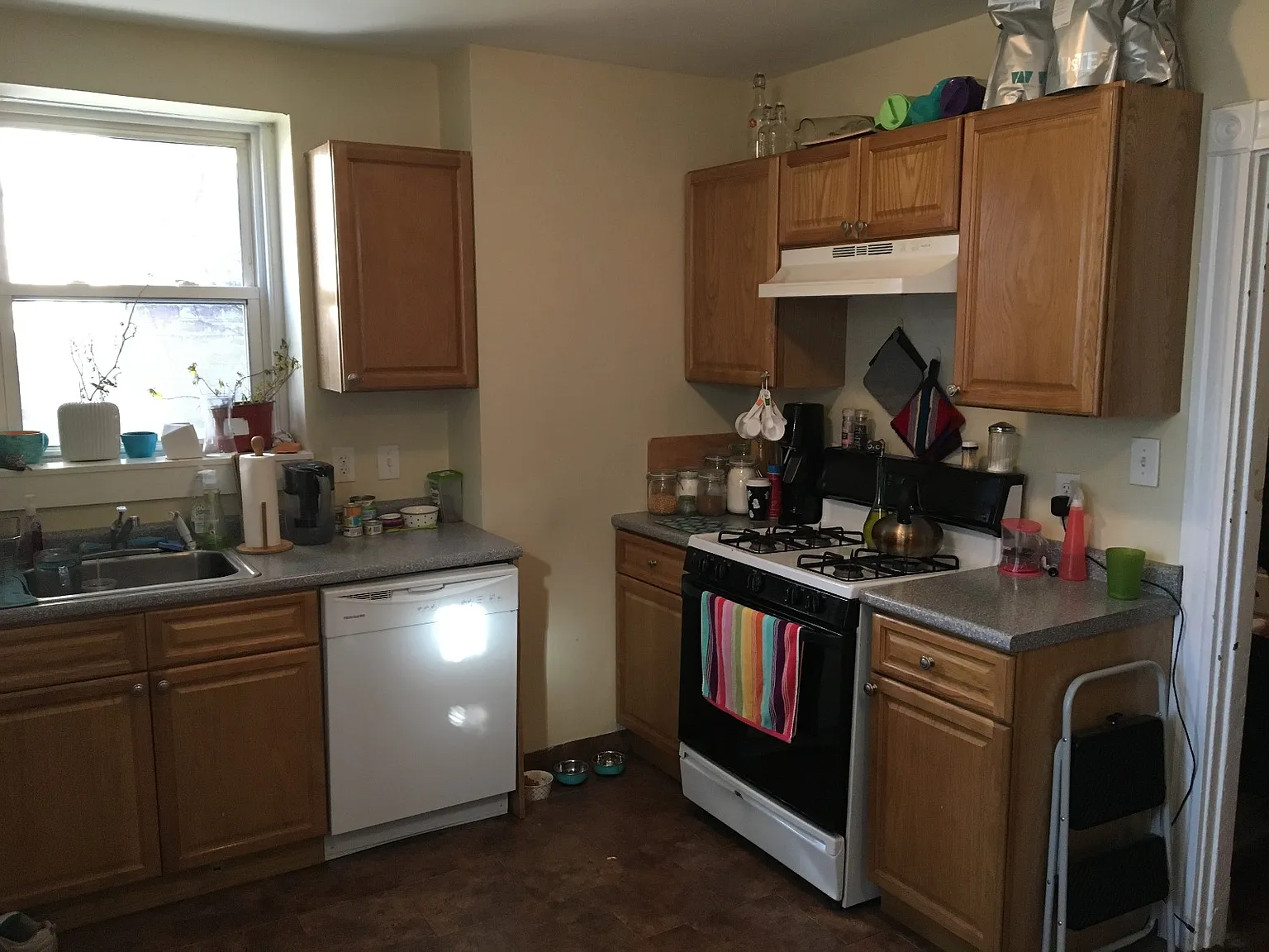 3 bed, 999 sqft, $4,800 — Photo 4