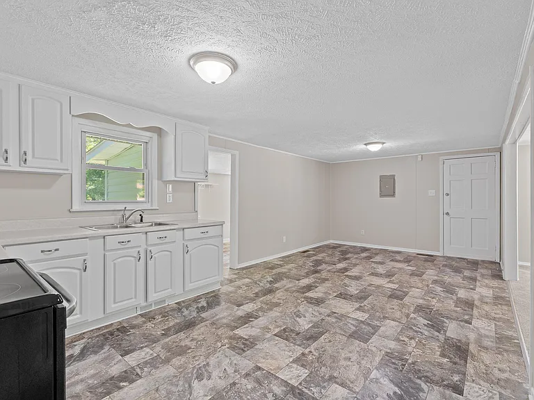 5128 Sunset Lake Rd — Photo 16