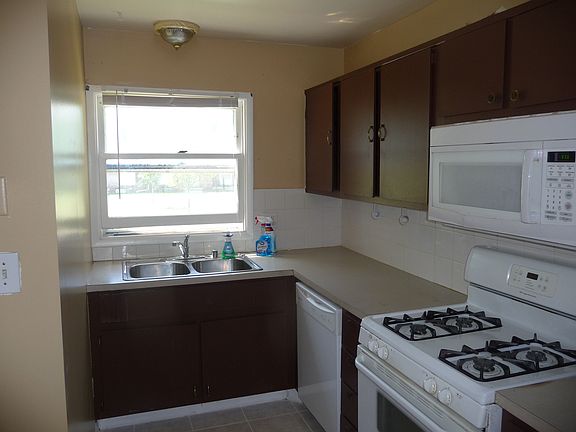 4th image of 2679 Kingstowne Dr #9