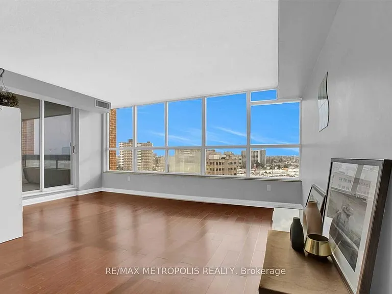2365 Kennedy Rd #1106 — Photo 4