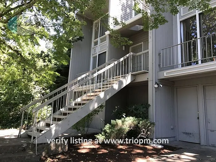 517 W 27th Ave photo 1