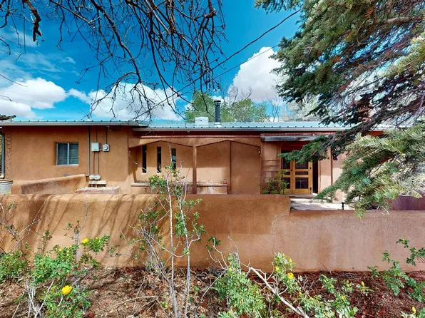 20 & 21 Los Ojitos Rd, Santa Fe, NM 87506