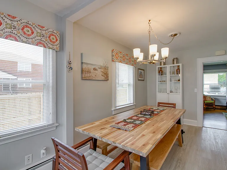 1273 Little Bay Ave — Photo 3