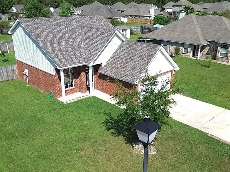 14031 Seymour Dr — Photo 5