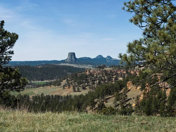 531 Shaw Rd, Moorcroft, WY 82721