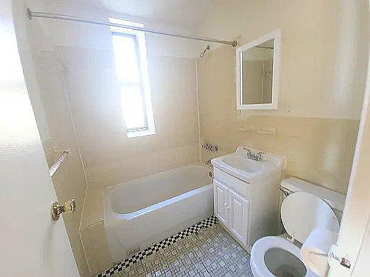 5th image of 1567 Nostrand Ave #F