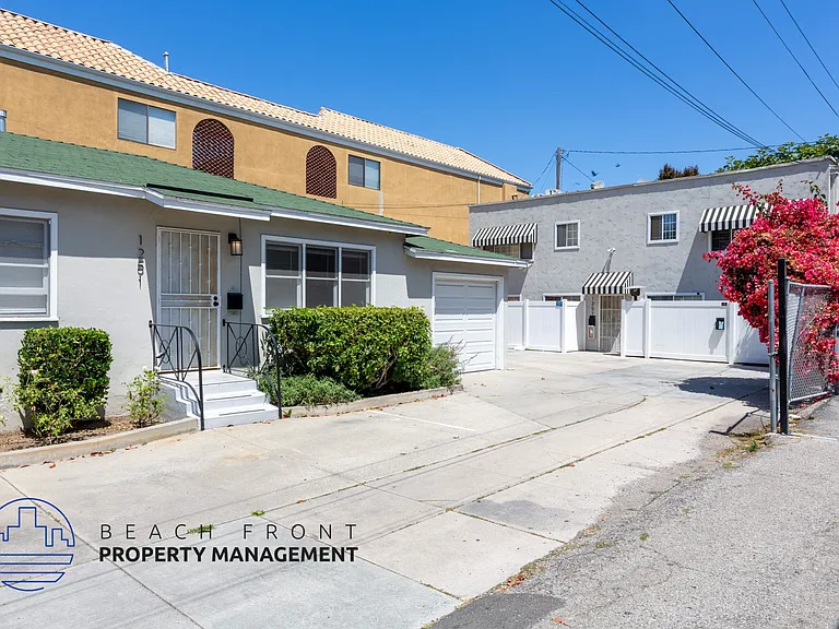 1249 E 3rd St — Photo 11