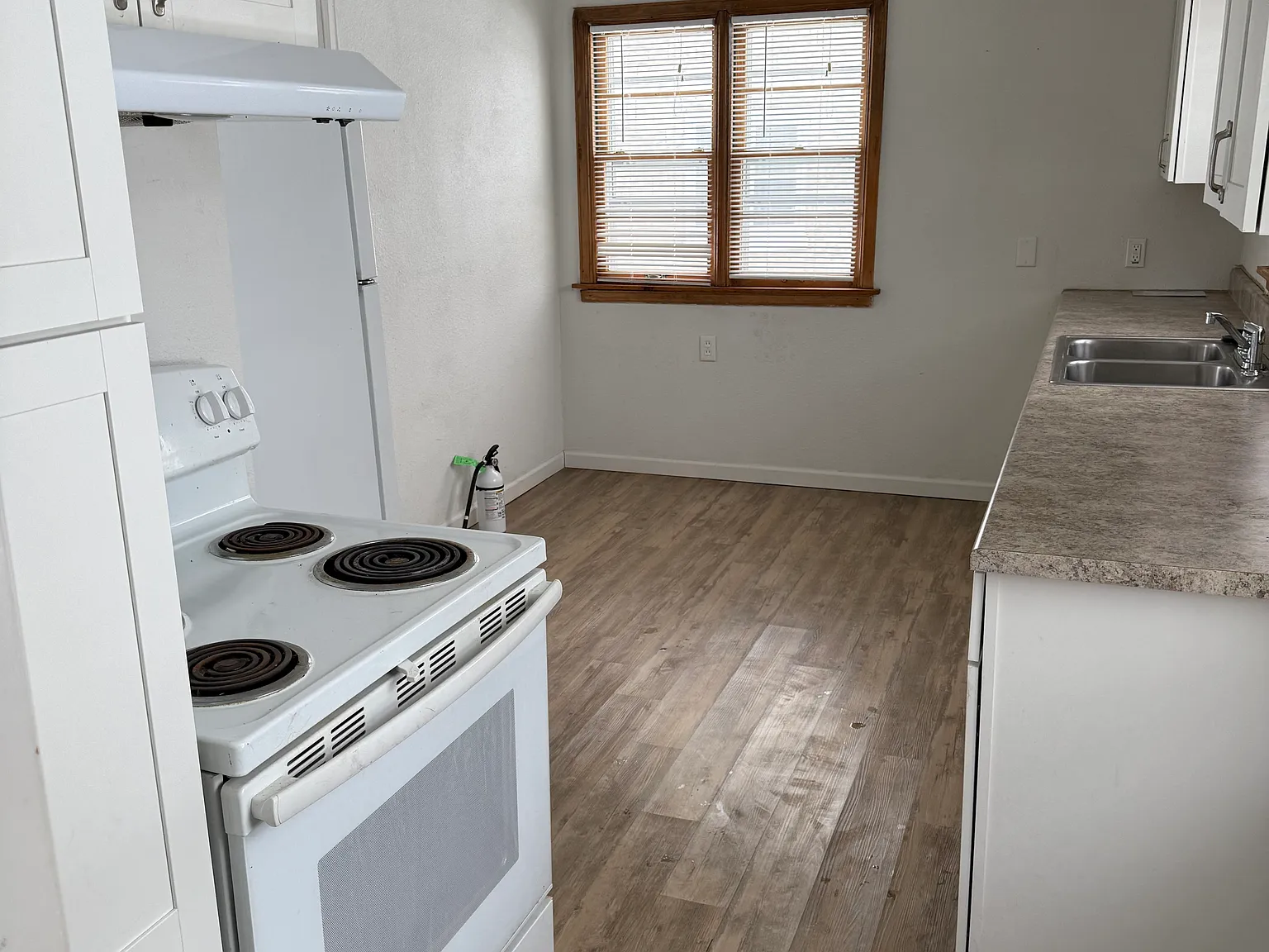 2 bed, 1040 sqft, $1,150 — Photo 3