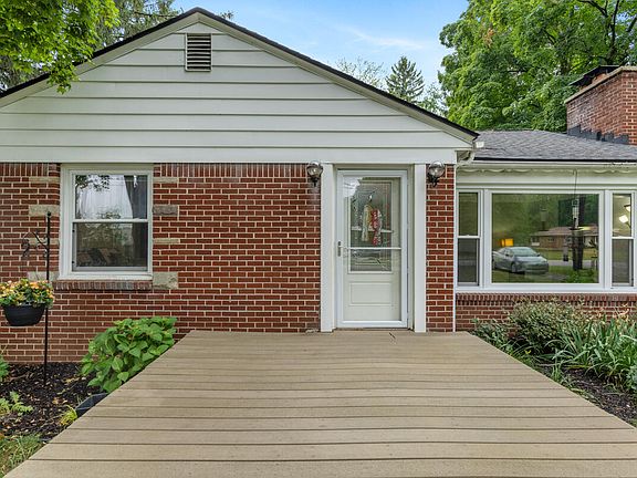 2nd image of 437 Collindale Ave NW