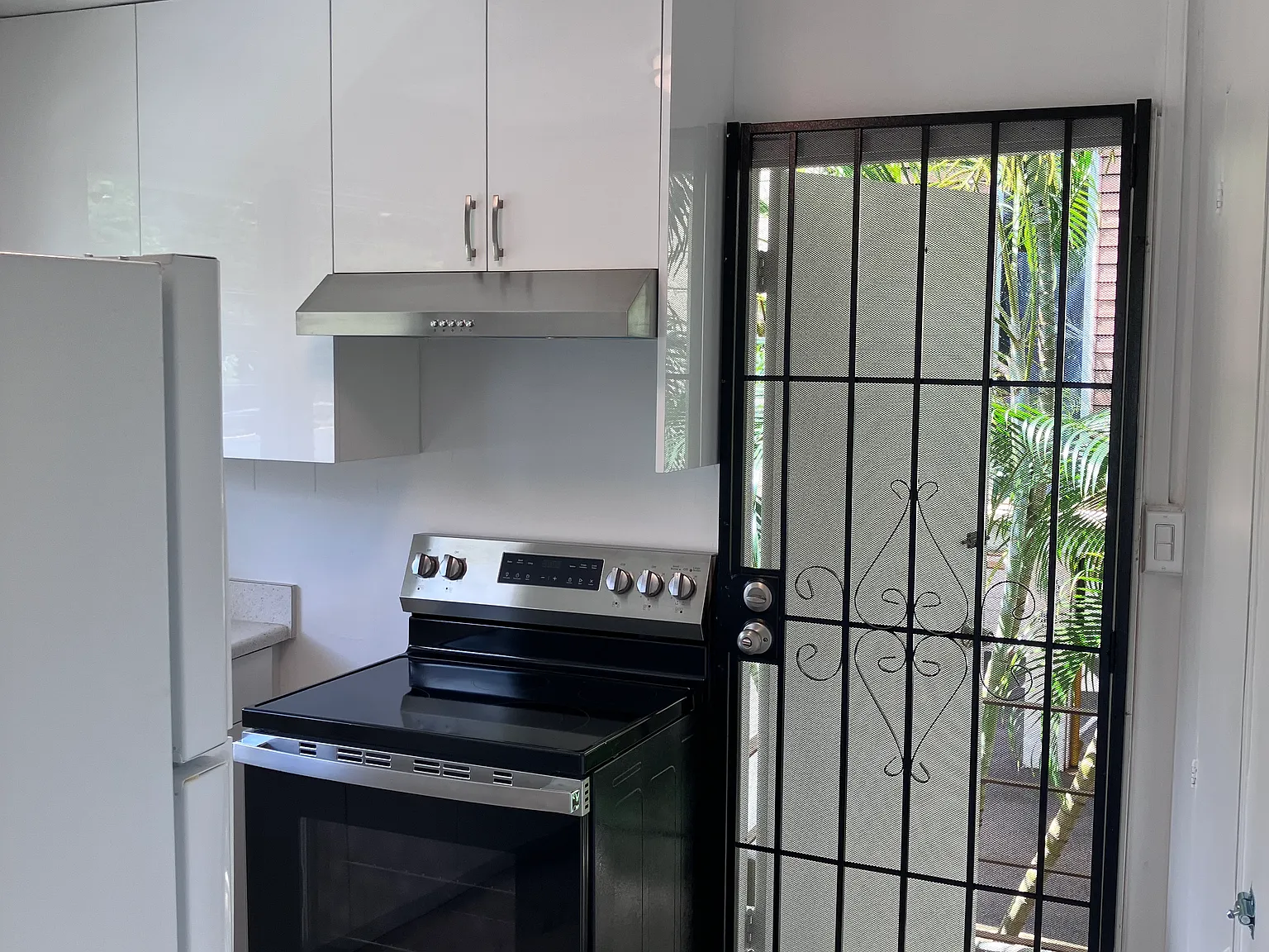 2 bed, 600 sqft, $2,100 — Photo 3