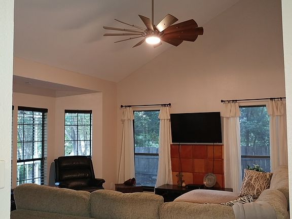 4th image of 18206 Lake Oaks Dr