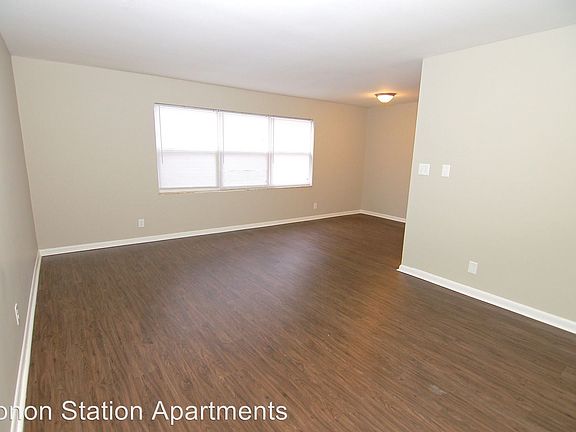 4th image of 919 E 46th St APT 6