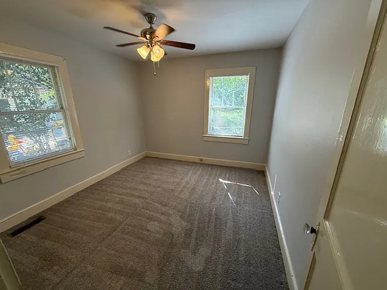 503 Tyler St — Photo 16