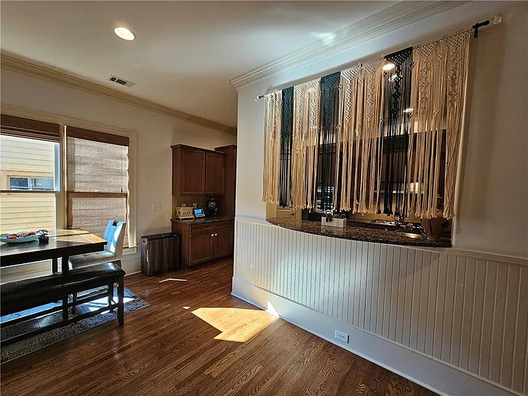 10924 Waters Rd — Photo 17