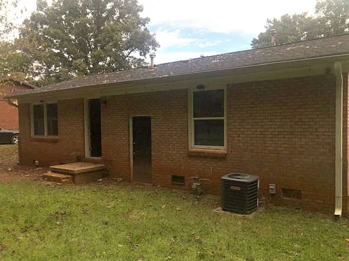 423 Edgegreen Dr — Photo 12