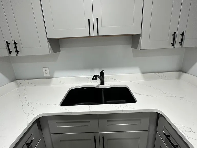 103 N Lovers Ln #A — Photo 8