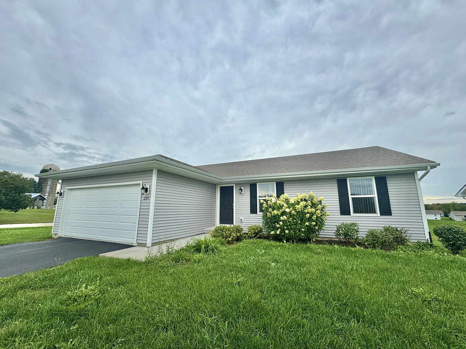 2195 Ridge Avenue (Agent owned) - 1 — Photo 1