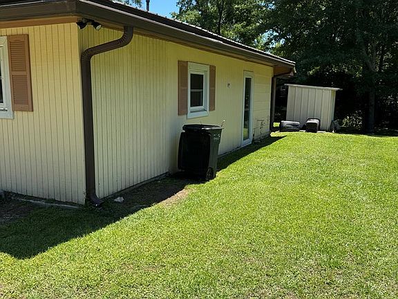4th image of 404 Bush Dr