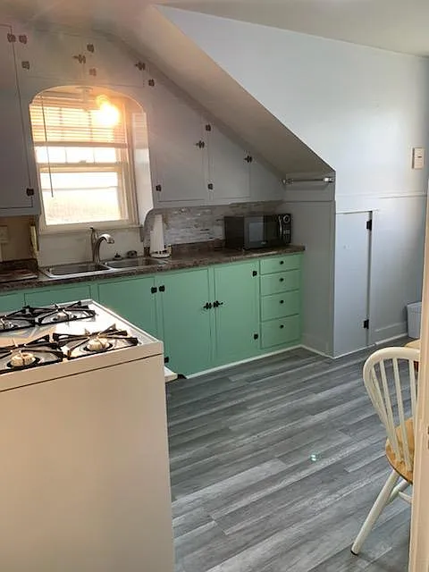 900 R St — Photo 4