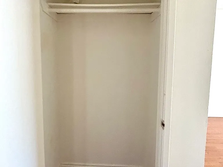471 W Maple St #5 — Photo 10
