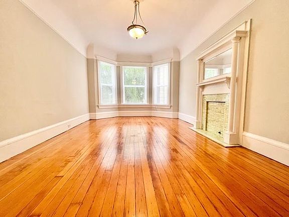 3rd image of 274 Carl St #1/2