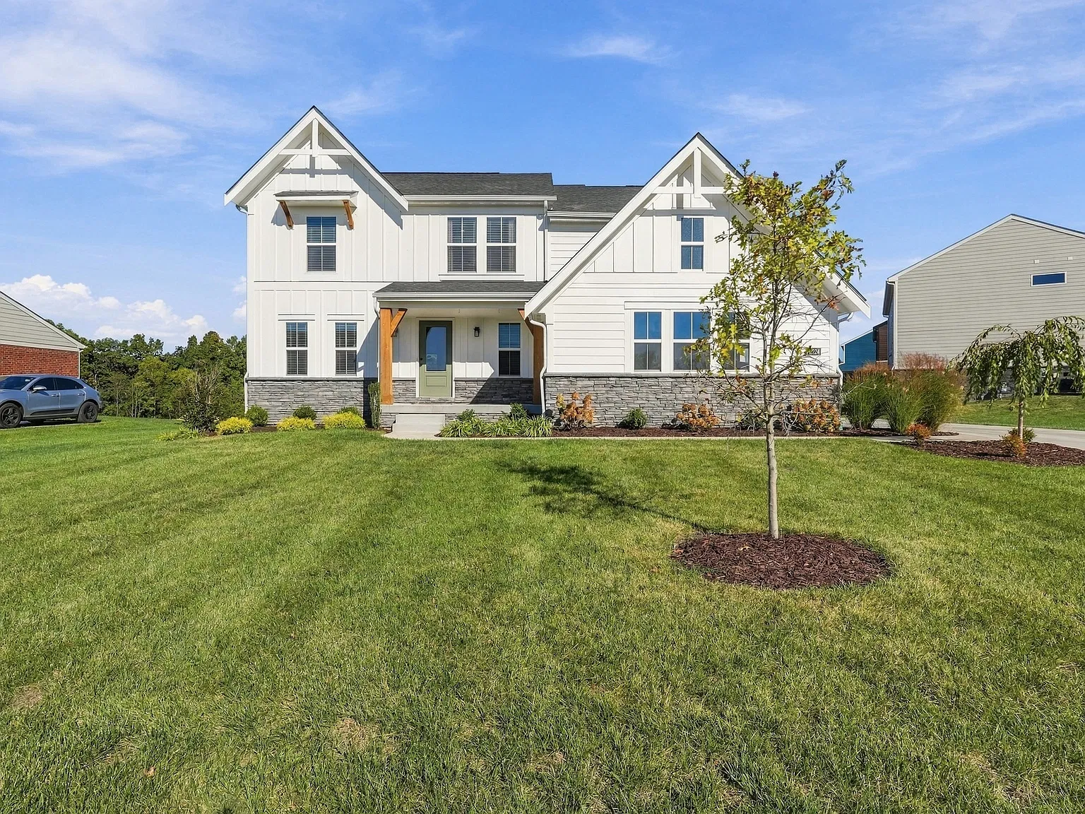 4 bed, 2.5 bath, 2600 sqft, $3,500 — Photo 1