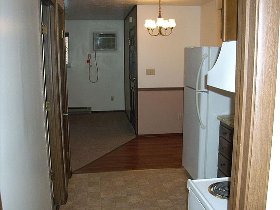 4th image of 346 N 12th St APT 4