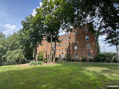 250 Broad Ave APT 3C, Leonia, NJ, 07605