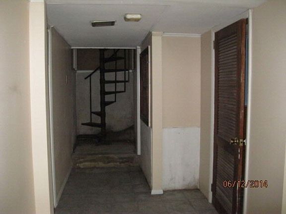 5th image of 141 Hillside Dr