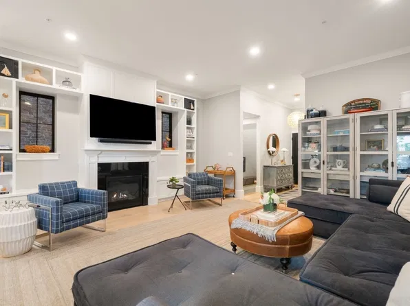 40 Mount Vernon St APT 1, Charlestown, MA 02129