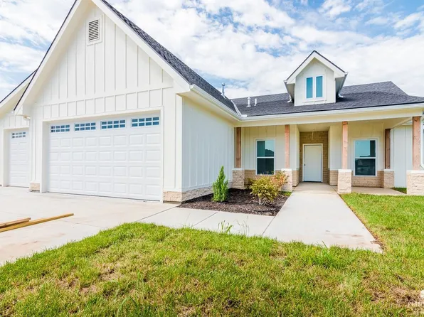 8409 Chrissy Lndg, Manhattan, KS 66502