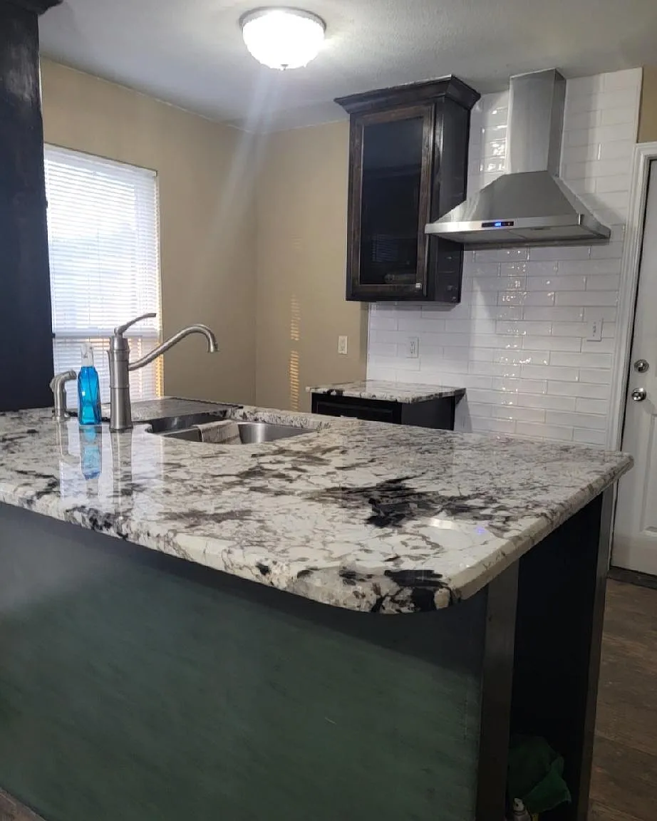 2 bed, 1200 sqft, $1,800 — Photo 2