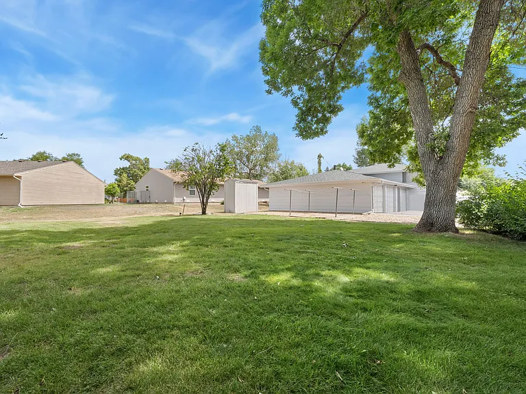 2523 N Garfield Ave — Photo 12