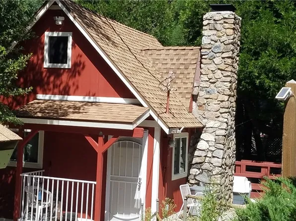 23683 Hillside Dr, Crestline, CA 92325