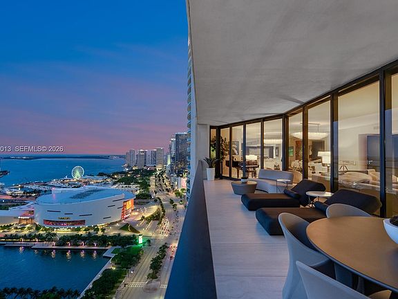 2nd image of 1000 Biscayne Blvd #3402