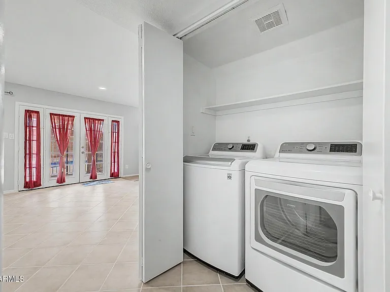 2457 W Redfield Rd — Photo 37